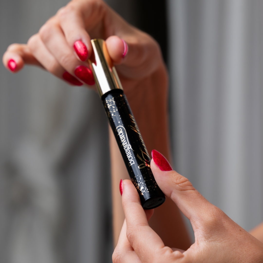 Curling volume mascara with Peach flower extract (10,5 ml)